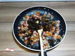 Bigos z kiszonej kapusty z suszonymi grzybami 13