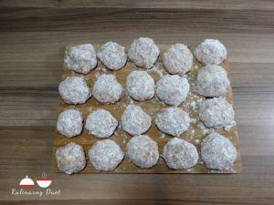 Pulpety drobiowe z sosem koperkowym 15