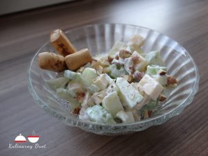 Sałatka z selerem naciowym i orzechami 9