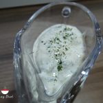 Sos śmietanowo czosnkowy z natką pietruszki 1