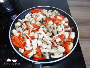 Kurczak teriyaki z papryką i pieczarkami 10